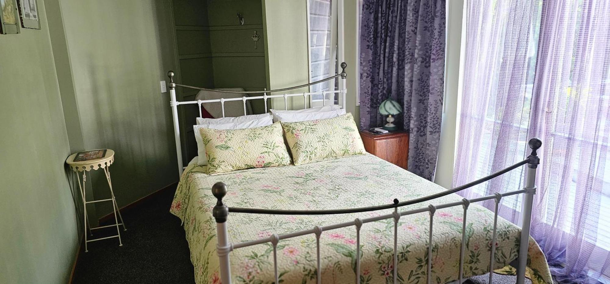 Fred&Donz Bed&Breakfast Tauposee Exterior foto